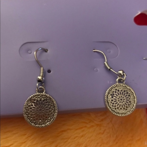 Claires Silver necklace and earring set! - Picture 3 of 4